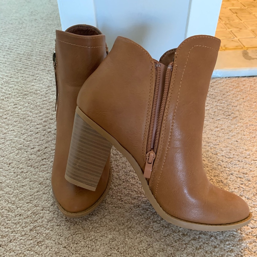 Brown faux patent leather booty